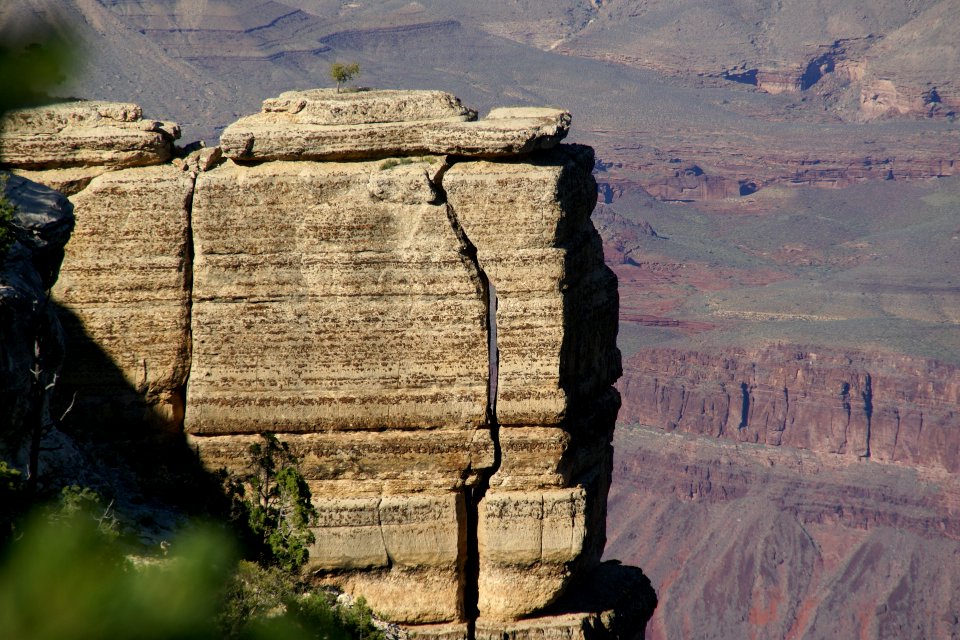 2012.09.14.160505_Rock_South_Rim_Trail_Grand_Canyon_Arizona