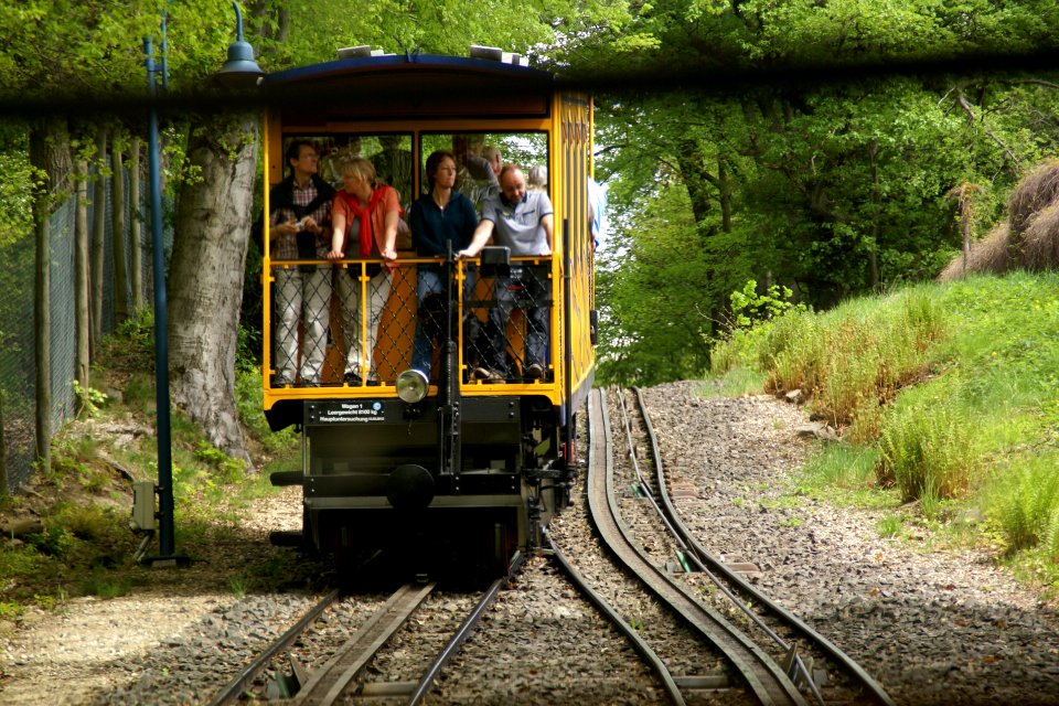 2012.09.24.114339_Abfahrt_Nerobergbahn_Neroberg_Wiesbaden