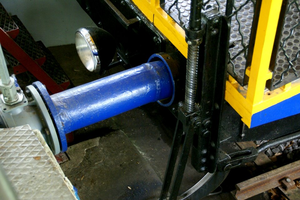 2012.09.24.113332_Wasserrohr_Nerobergbahn_Neroberg_Wiesbaden