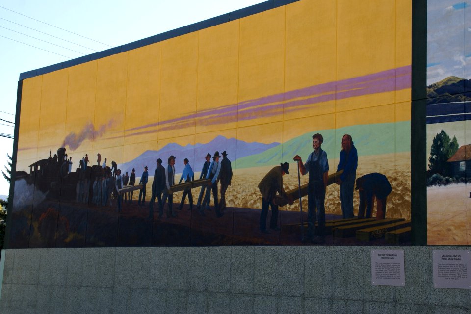 2012.10.03.155322_Mural_railway_building_6th_Street_Ely_Nevada