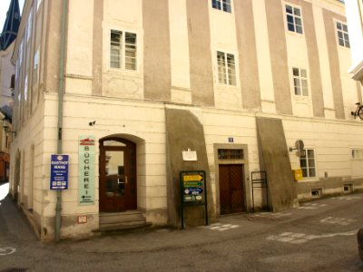 2012.04.28_-_Ybbs_an_der_Donau_-_ehem._Pfarrhof,_ehem._Gasthaus_Herrengasse_12_-_01