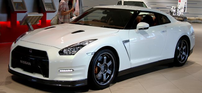 2012_Nissan_GT-R_Egoist