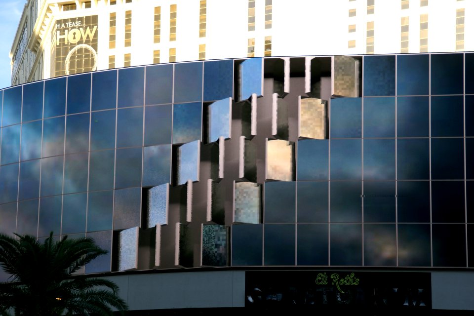 2012.10.04.173147_Moving_illuison_sign_Las_Vegas_Nevada