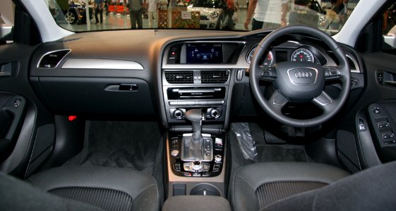 2012_Audi_A4_B8_interior