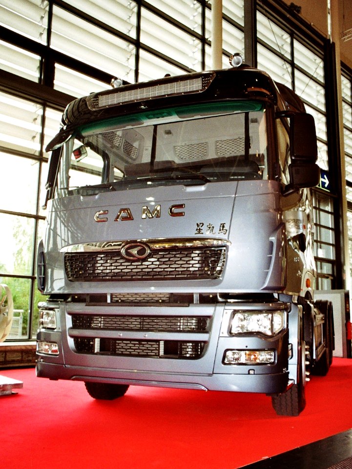2012_CAMC_truck_tractor_6x4._Front_view._Spielvogel