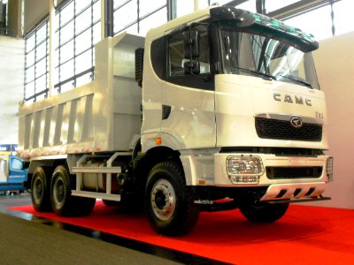 2012_CAMC_6_x_4_dump_truck_at_IAA._Spielvogel photo