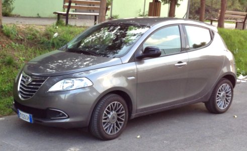 2012_Lancia_Ypsilon_1.2_EcoChic