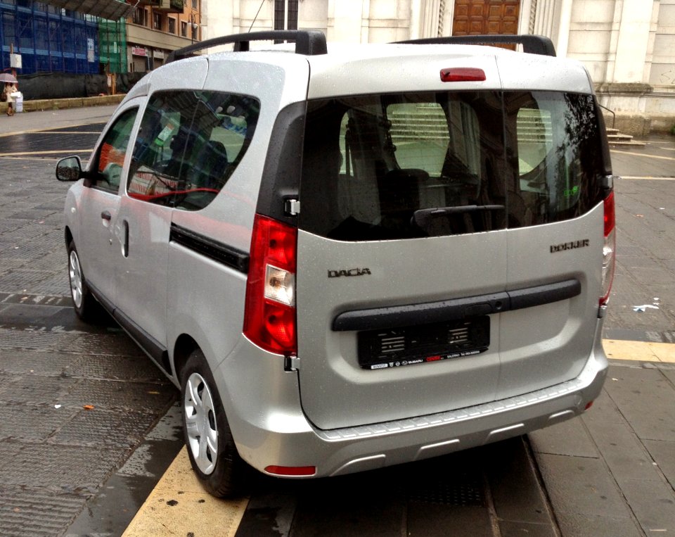 2012_Dacia_Dokker_rear