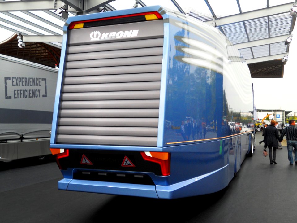2012_MAN_Concept_truck_with_Krone_Aeroliner._Rear_view._Spielvogel