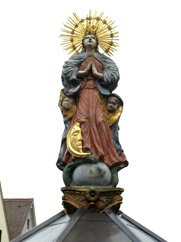 2012.03.06_-_Schwäbisch_Gmünd_-_Marktplatz_Marienbrunnen_-_03