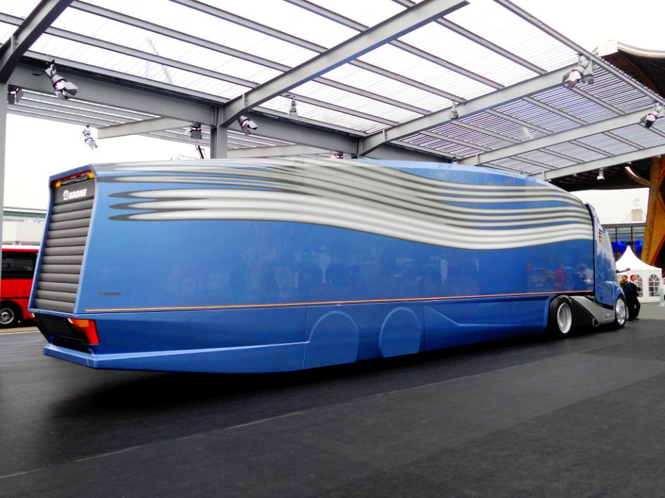 2012_MAN_Concept_truck_with_Krone_Aeroliner._Side_view._Spielvogel