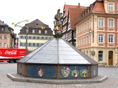2012.03.06_-_Schwäbisch_Gmünd_-_Marktplatz_Marienbrunnen_-_01