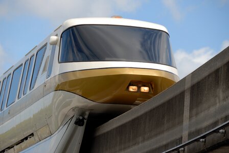 Railway vehicle train
