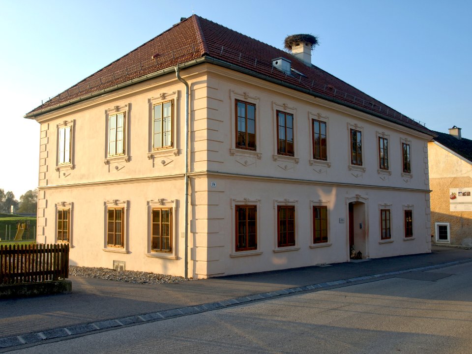 2012.11.14_-_Ardagger_Markt_-_Kindergarten,_ehem._Pfarrhof_-_01