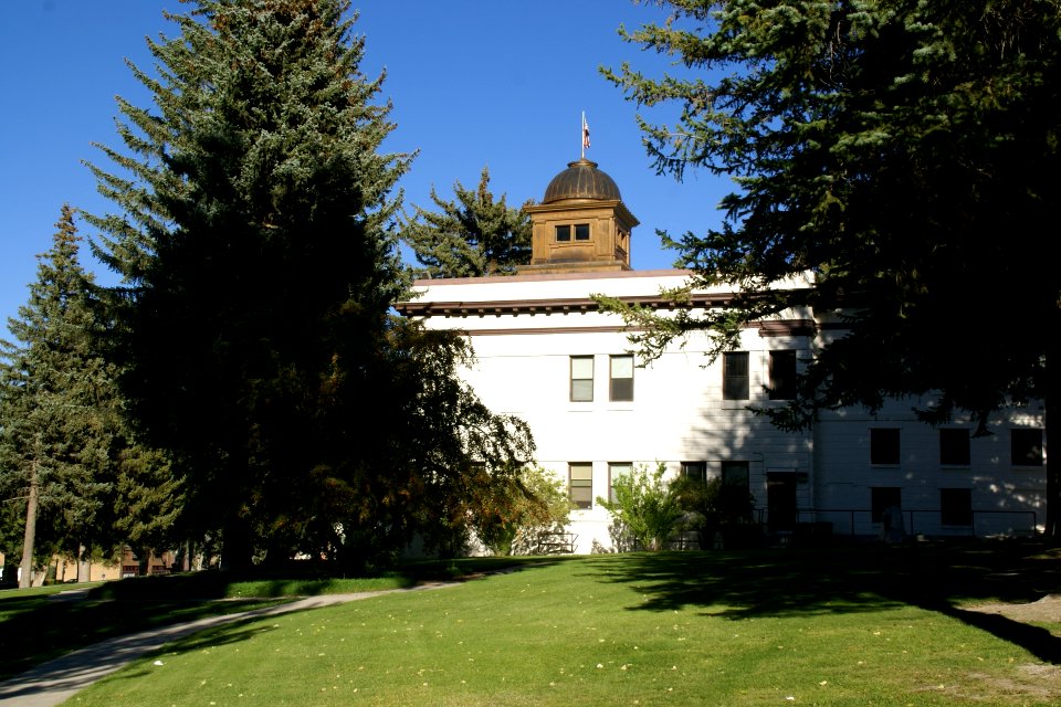 2012.10.03.161019_White_Pine_County_Courthouse_Ely_Nevada