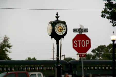 2012.09.11.171629_Clock_Grand_Canyon_Ave_Williams_Arizona_USA