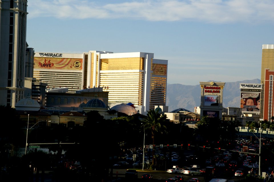 2012.10.04.171943_The_Mirage_Hotel_Las_Vegas_Nevada