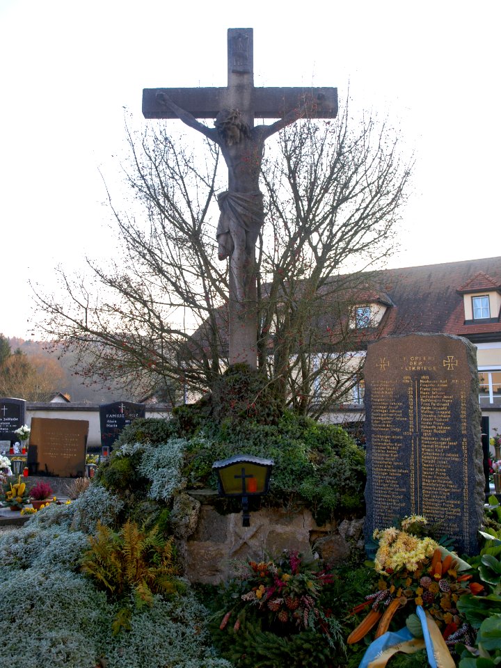2012.11.14_-_Ardagger_Stift_-_Friedhof_christlich_-_02