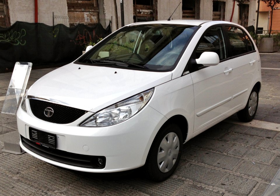 2012_Tata_Indica_Safire_front