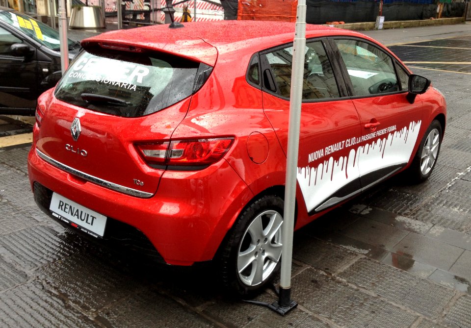 2012_Renault_Clio_1.2_TCe_rear