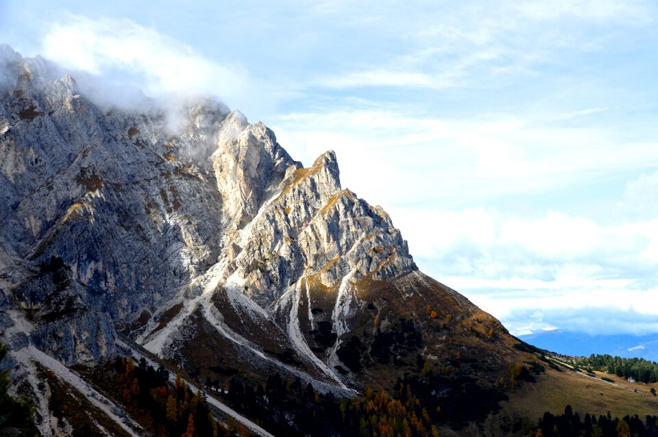 Peitlerkofel rock clouds