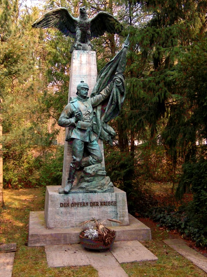 20110327Kriegerdenkmal_Hockenheim1