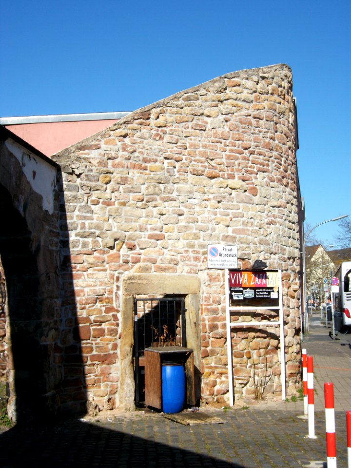 20110307Torbogen_Neugaesschen2