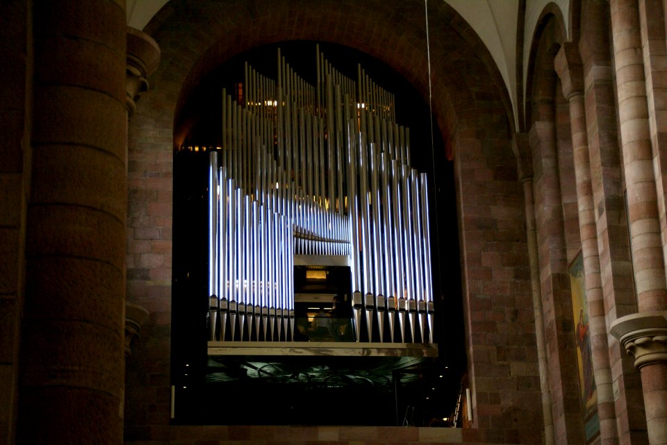 2011.09.16.153503_Organ_cathedral_Speyer