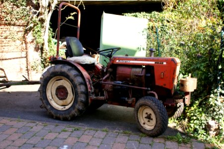 2011.09.16.134017_Old_tractor_Rhodt