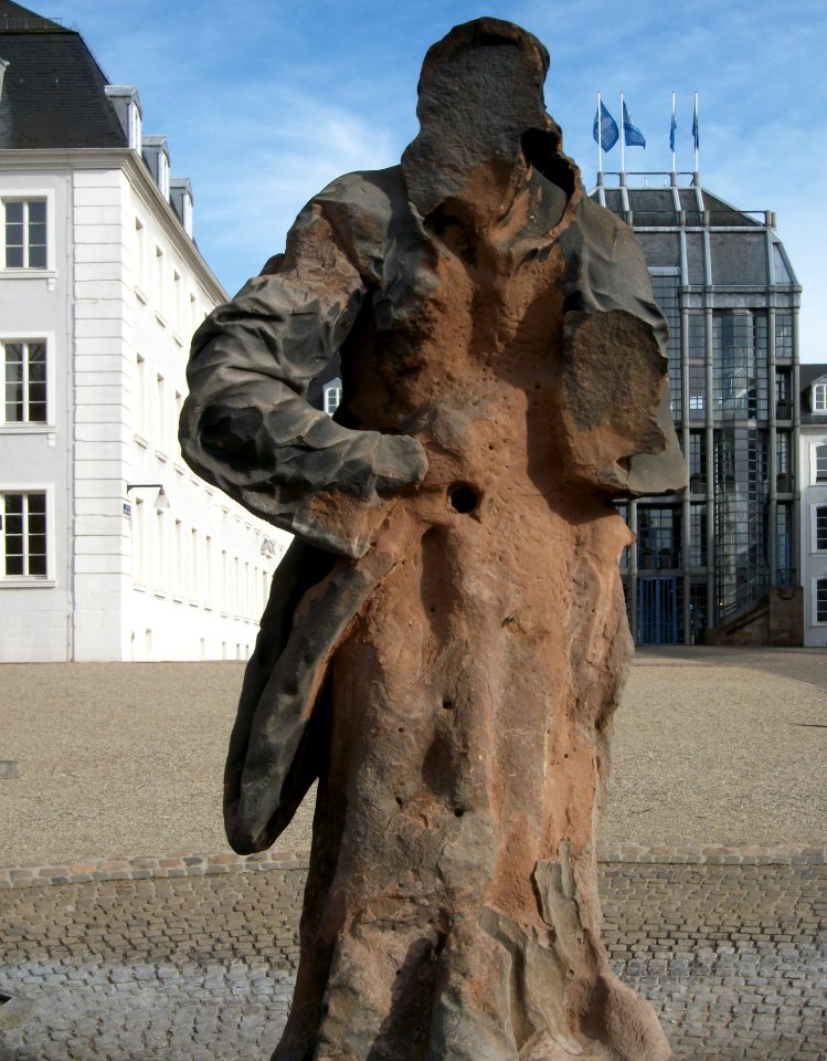 20110320Schlossplatz_Saarbruecken