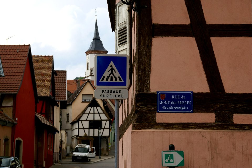 2011.09.17.135440_Rue_du_Mont_des_Frères_Bischoffsheim