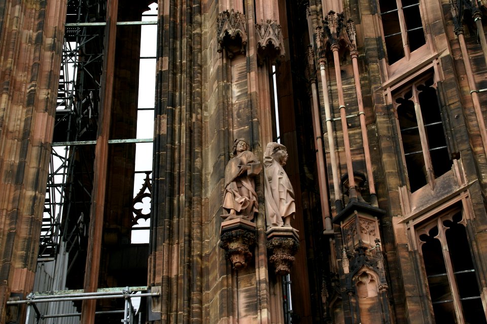 2011.09.17.155312_Tower_cathedral_Strasbourg