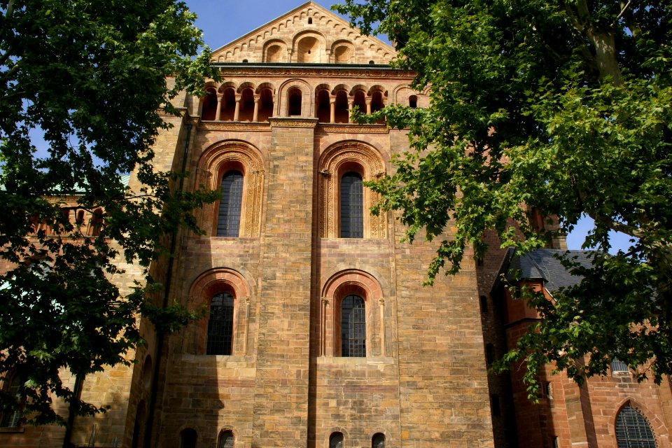 2011.09.16.154034_Side_cathedral_Speyer