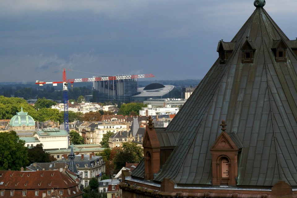 2011.09.17.155036_View_Europena_Parliament_cathedral_Strasbourg