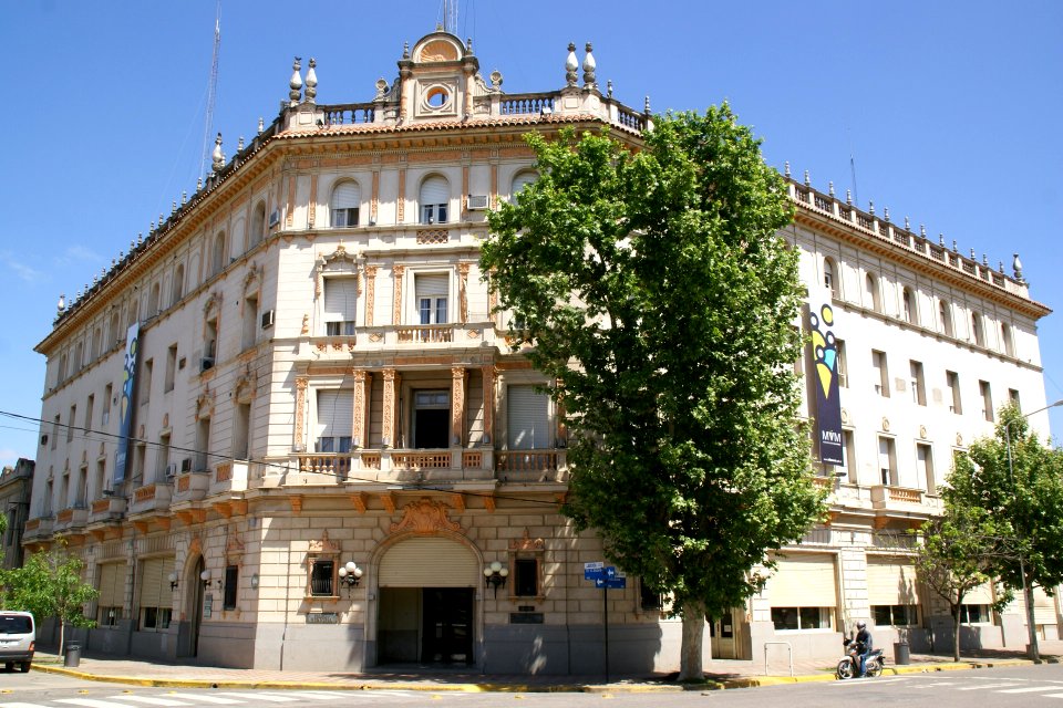 2011.10.19.141534_Edificio_Calle_Antonio_Sobral_Villa_María_Argentina