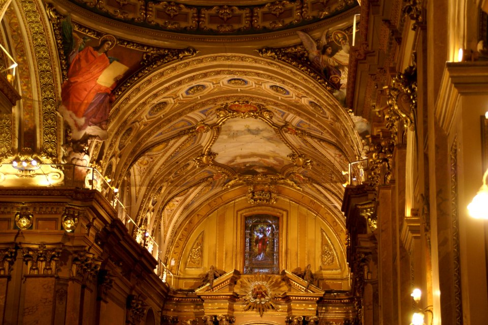 2011.10.19.193008_Interior_Catedral_Córdoba_Argentina
