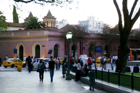 2011.10.19.192551_Plaza_San_Martín_Santa_Teresa_Córdoba_Argentina
