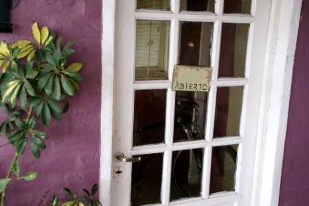 2011.101.18.130132_Puerta_parrilla_Carmen_de_Areco_Argentina