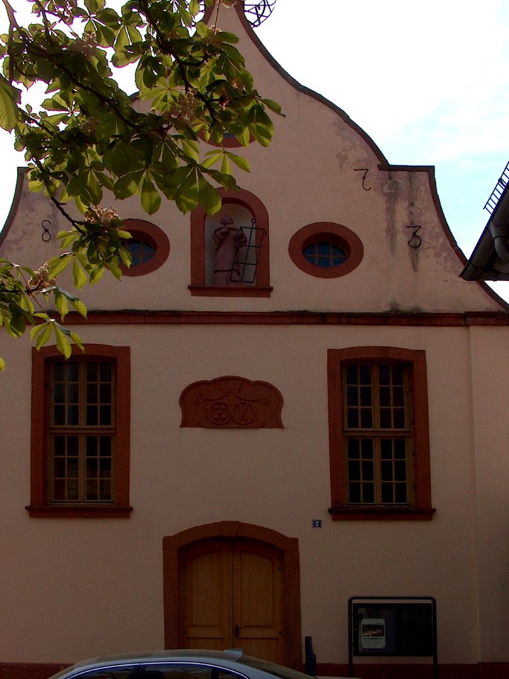 20110424Laurentiuskapelle_Walldorf1