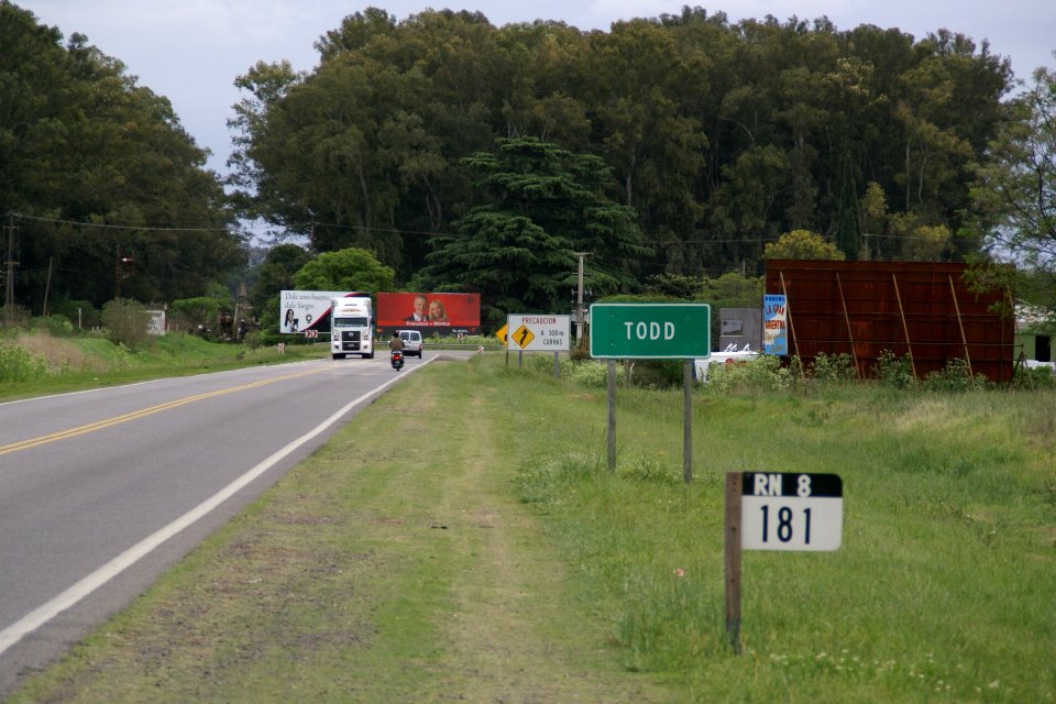 2011.101.18.140540_Todd_Ruta_Nacional_8_Argentina