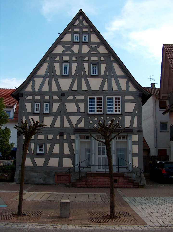 20110424Hauptstr_39_Walldorf2