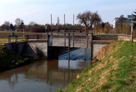 20110315Brücke_Wehr_Hockenheim