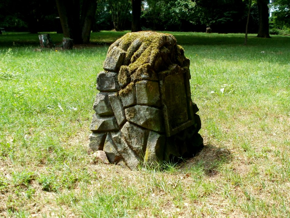20110605Alter_Friedhof_Alt-Saarbruecken1