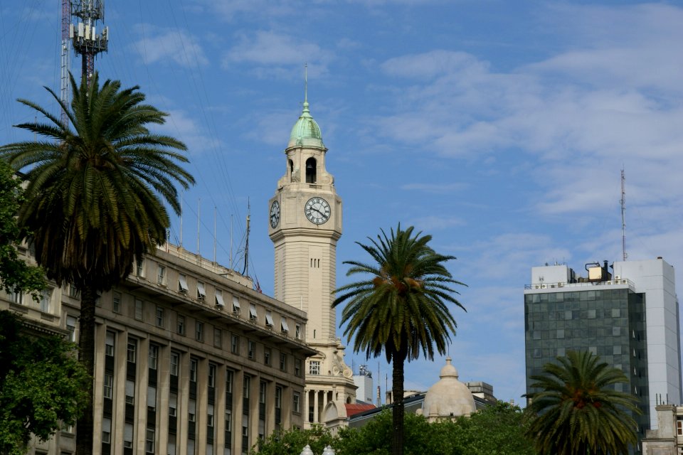 2011.10.17.091823_Plaza_de_Mayo_Buenos_Aires