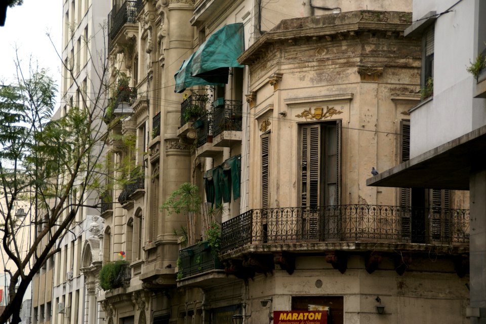 2011.10.16.173156_Calle_Perú_San_Telmo_Buenos_Aires