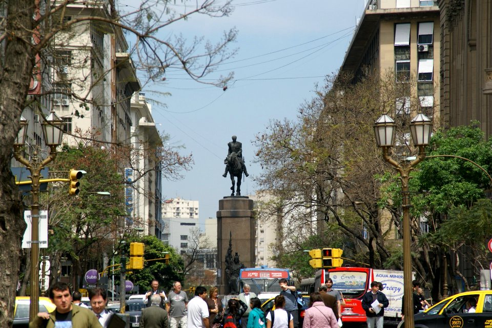 2011.10.17.112912_Avenida_Presidente_Julio_A._Roca_Buenos_Aires