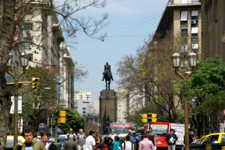 2011.10.17.112912_Avenida_Presidente_Julio_A._Roca_Buenos_Aires