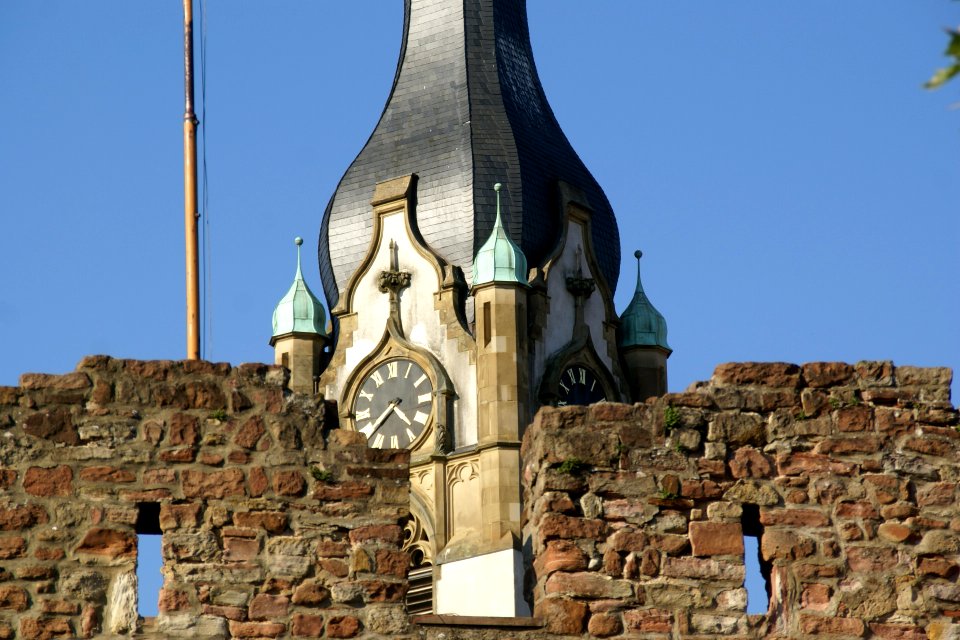2011.09.25.163753_Tiefburg_Friedenskirche_Handschuhsheim_Heidelberg