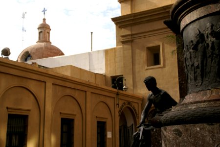 2011.10.17.083636_Mausoleo_Manuel_Belgrano_San_Telmo_Buenos_Aires
