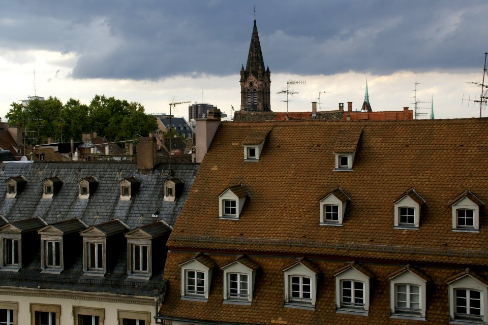 2011.09.17.160718_View_from_cathedral_Strasbourg